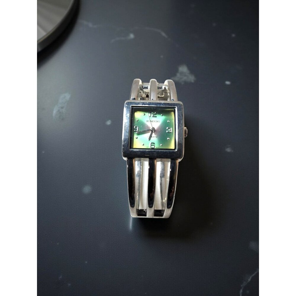 Vintage Vintage Womens Rumours 10886 Quartz Spring Band Watch